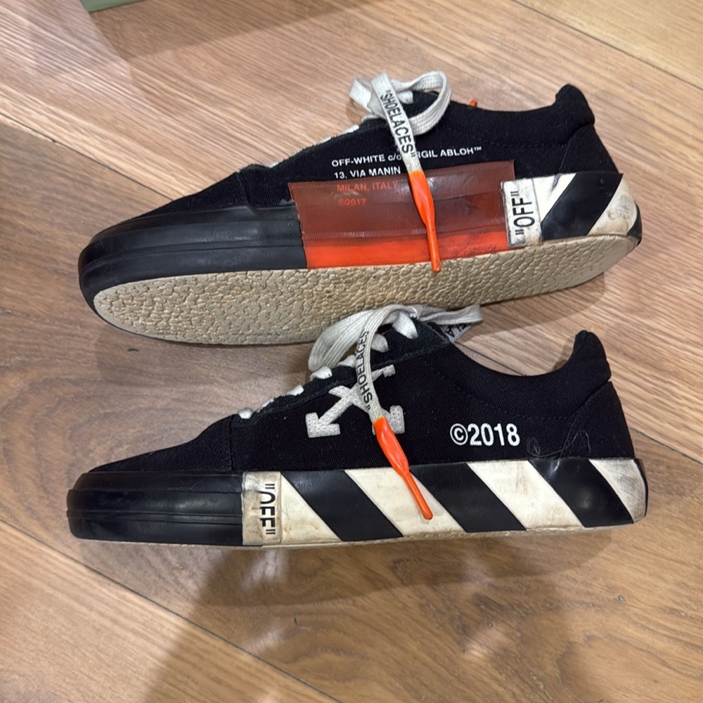 2019 Off-White Vulc Low Top 'Black' Sneakers Virgil Abloh 39 - Picture 4 of 10